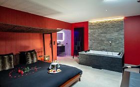 Nuits Blanches Hotel